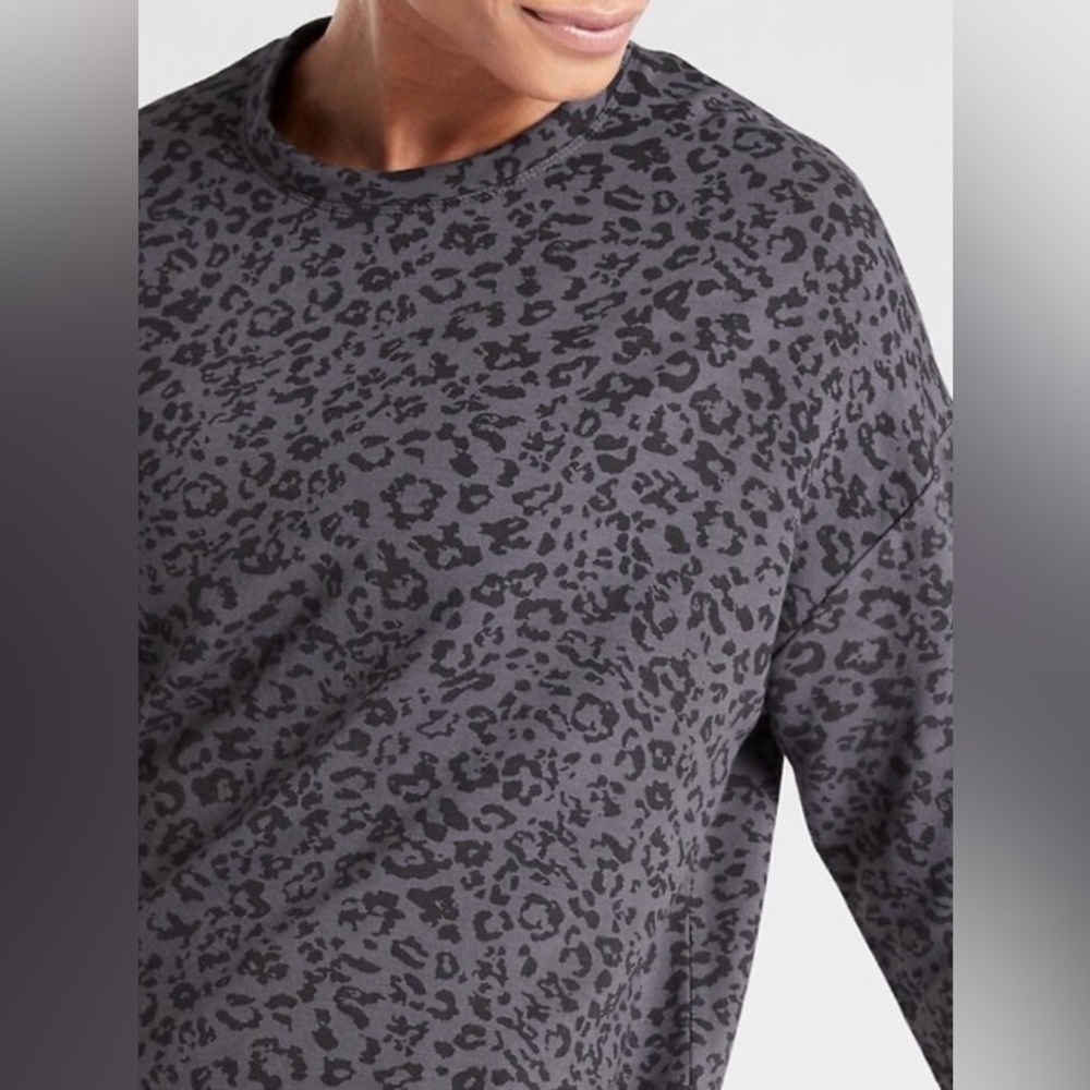 Athleta Pure Luxe Leopard Print Sweatshirt Womens Size Small Oversized Soft Top - Picture 3 of 12